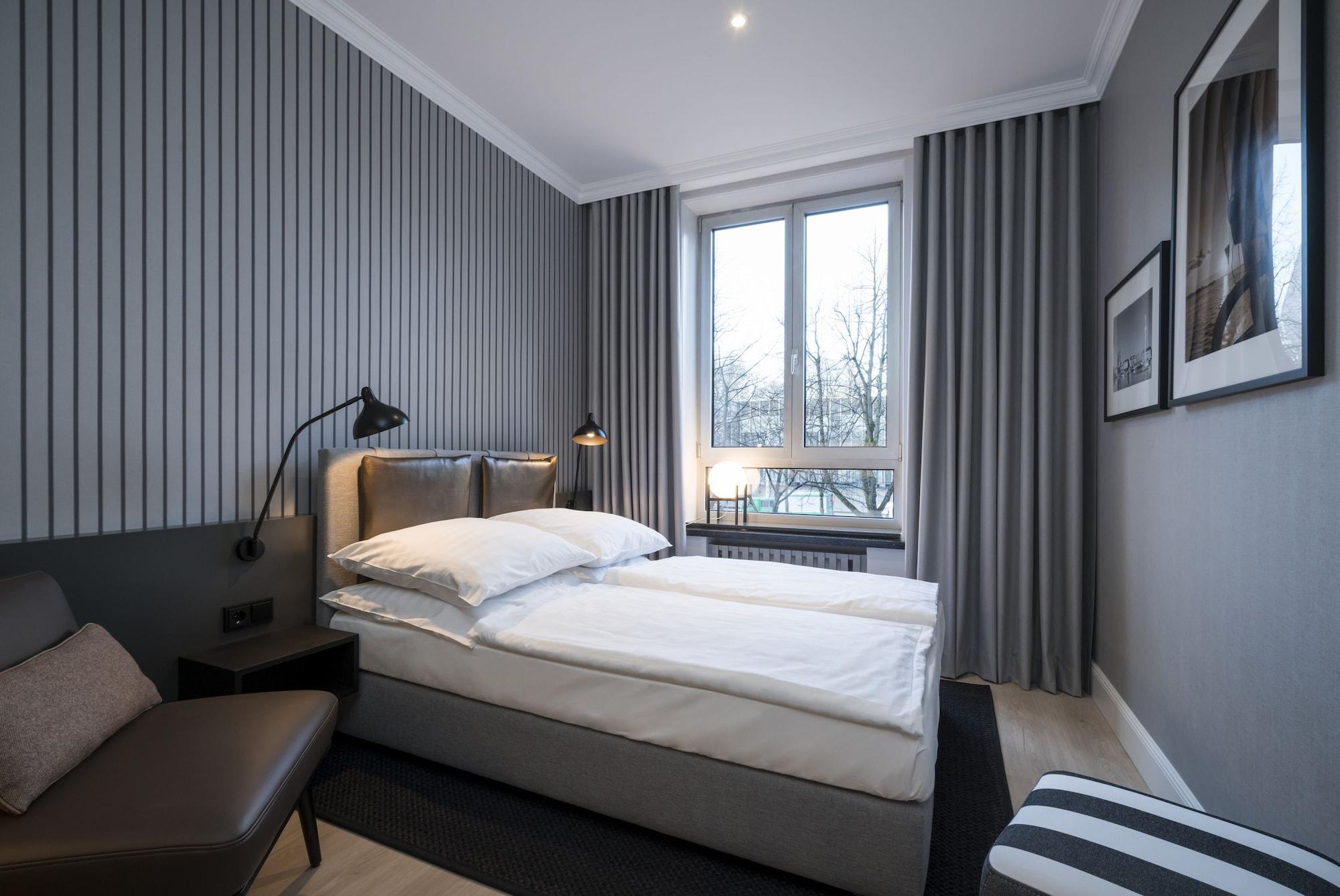 Alster-Hof Hotel Хамбург Екстериор снимка
