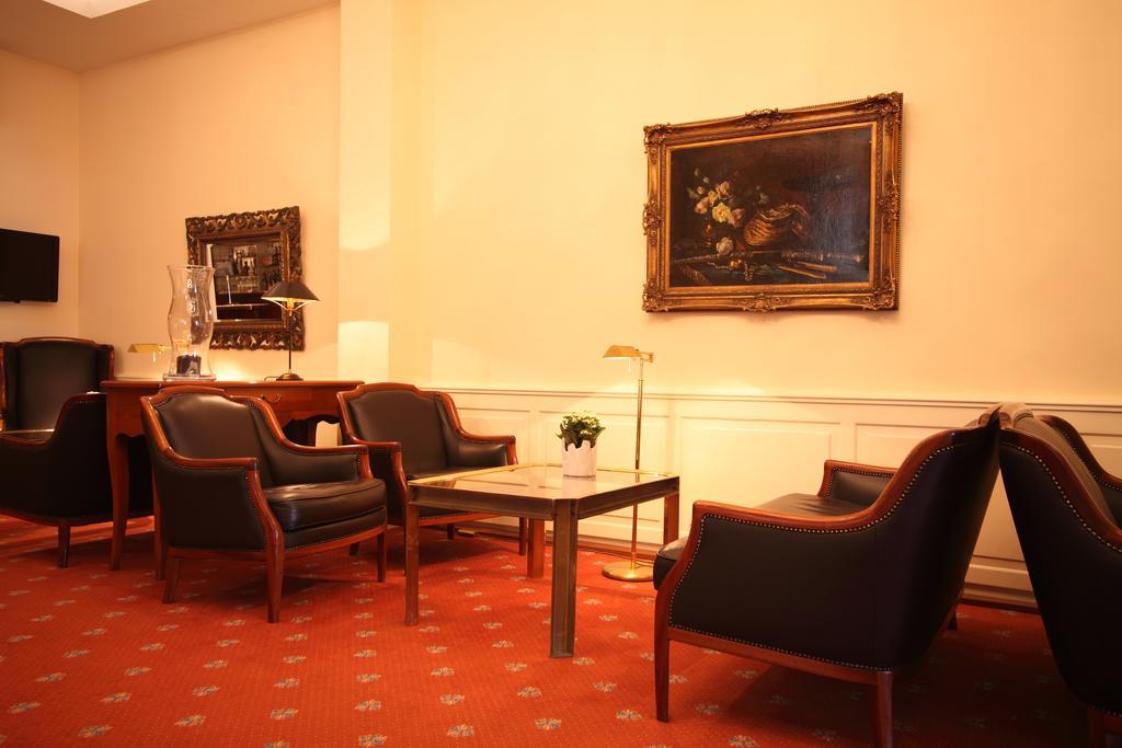 Alster-Hof Hotel Хамбург Екстериор снимка