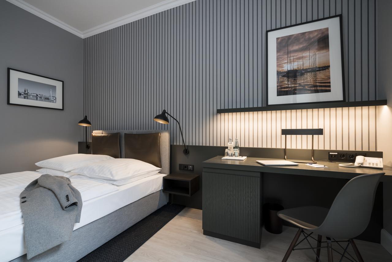 Alster-Hof Hotel Хамбург Екстериор снимка
